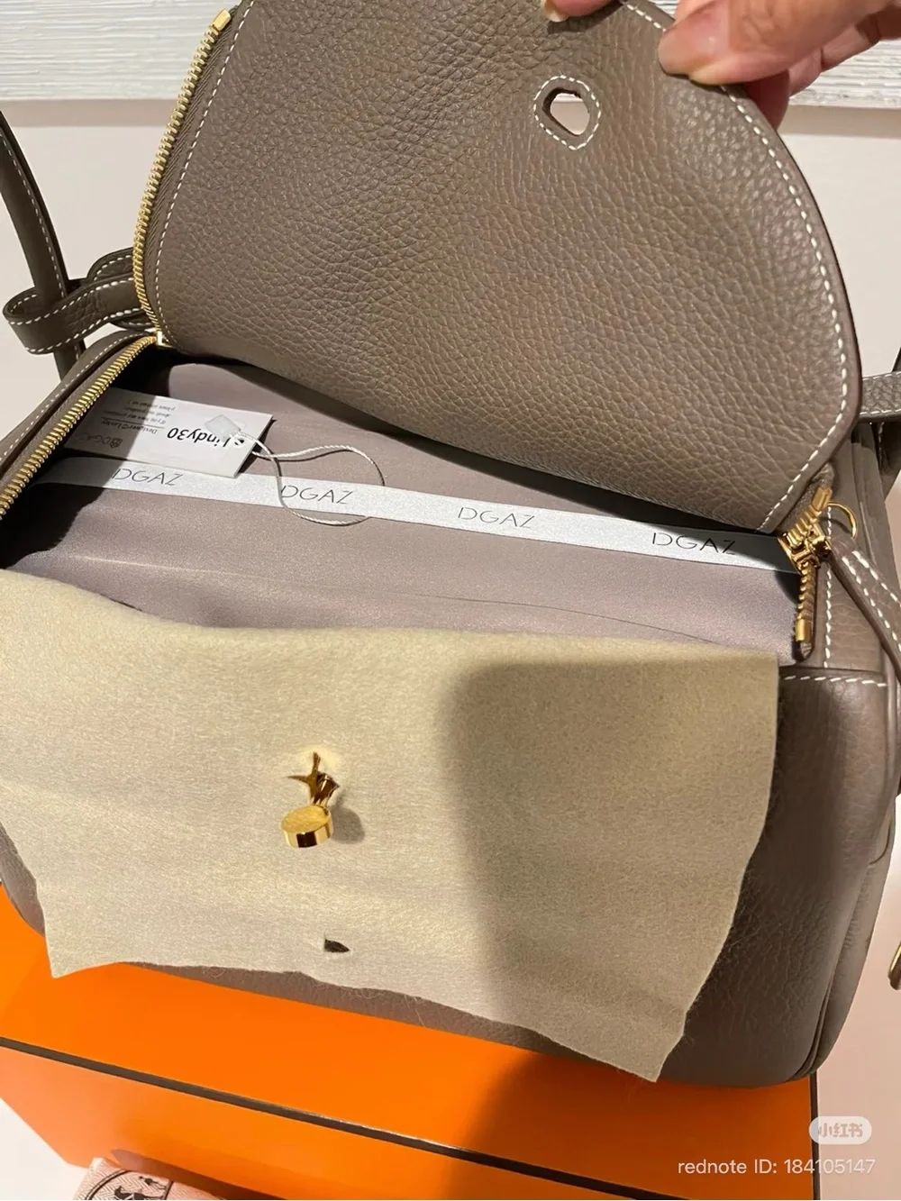 Hermes sophisticated shoulder